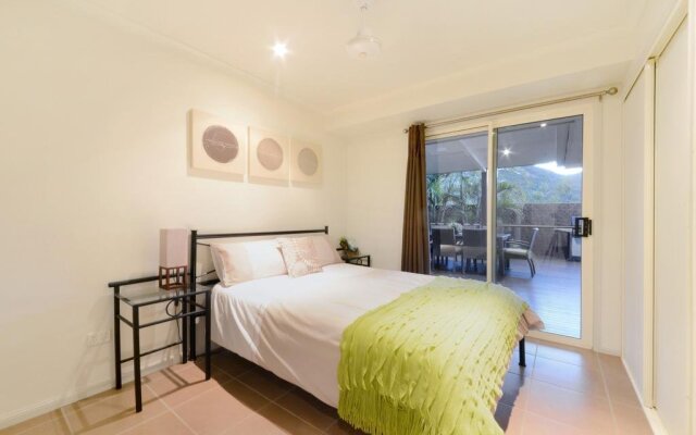 Hydeaway Bay Beach House