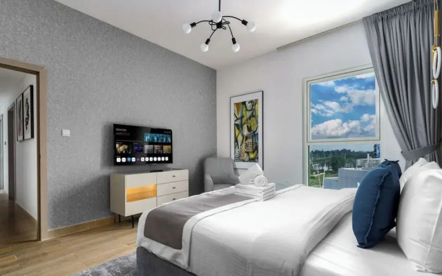 Luxe Ventures Waters Edge Haven
