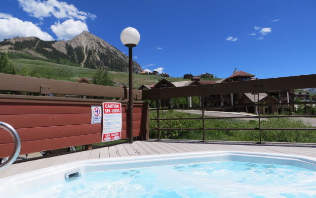 The Wood Creek Lodge by Crested Butte Lodging