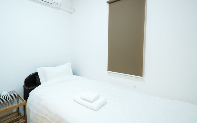 Shiki Residence Shijo Karasuma 1C