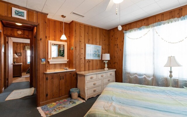 Yellow Bird 2 Bedroom Home by RedAwning