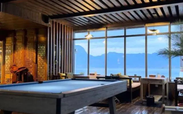 No.27 Cafe & Bar