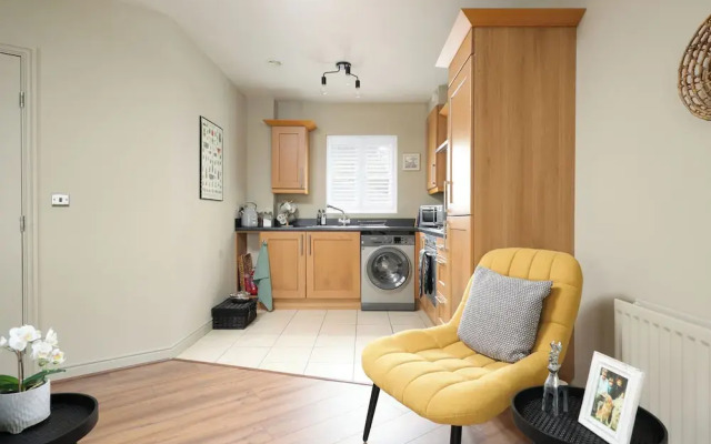 Stylish Flat With Sofa Bed in Malmesbury