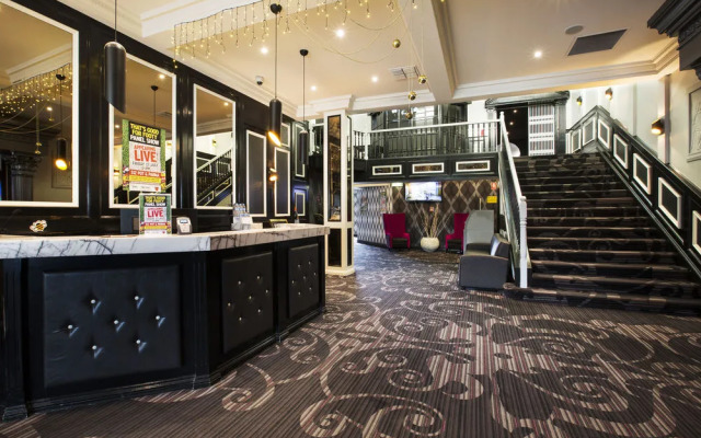 Skyways Hotel Airport West