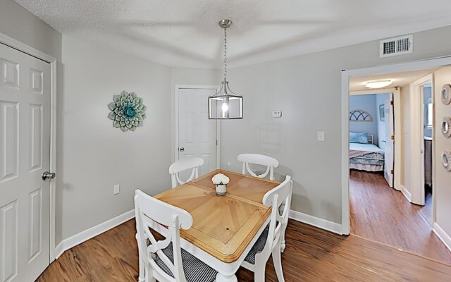 3211hhre 2 Bedroom Condo