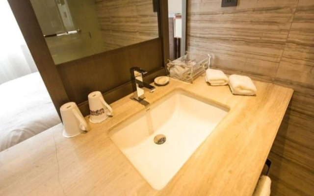 Zhangjiagang Guomao Hotel