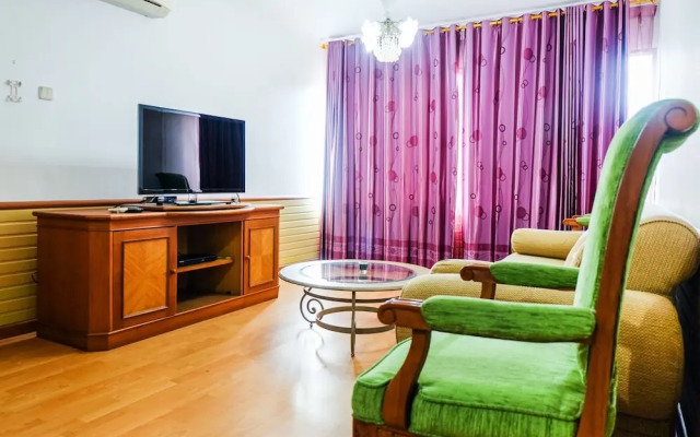 Affordable 2BR Mitra Sunter Apartment near MOI