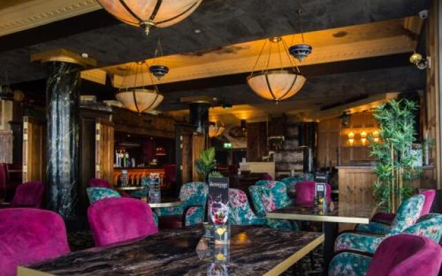 Holyrood Hotel