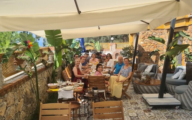 Amber Suites Akyaka +6