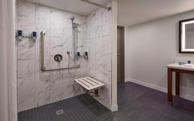 Four Points by Sheraton Toronto Airport
