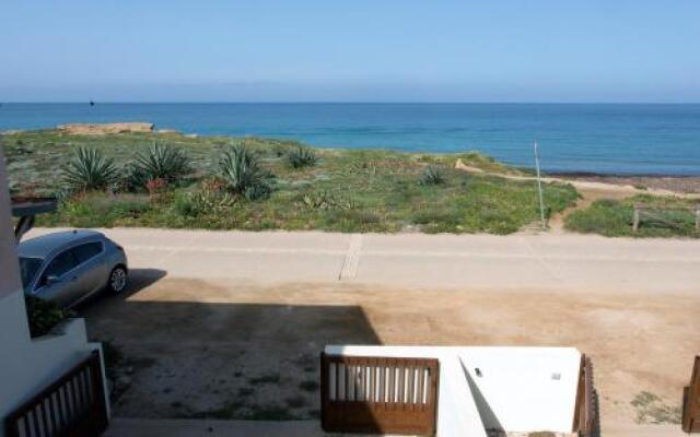 Sunshine Luxury Seafront House - S'arena Scoada