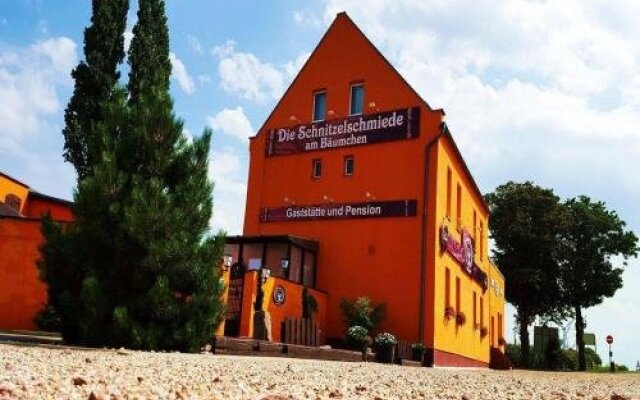 Schnitzelschmiede & Pension Bäumchen