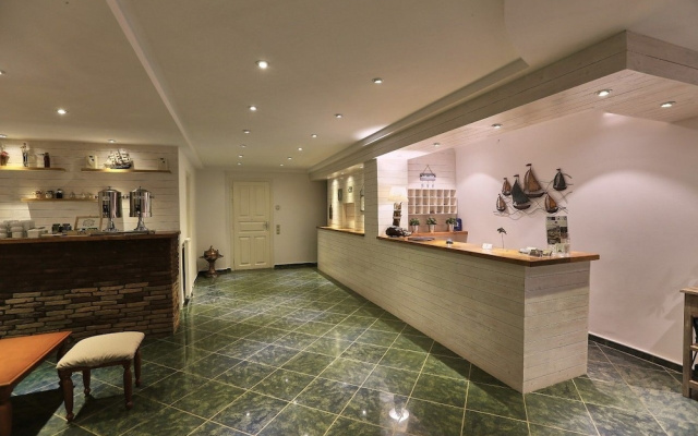 Aelia Apartments