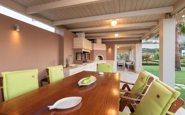 Beachfront Villa Diamond with a heated pool