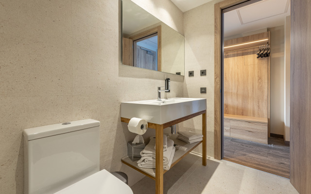 Hotel Astari