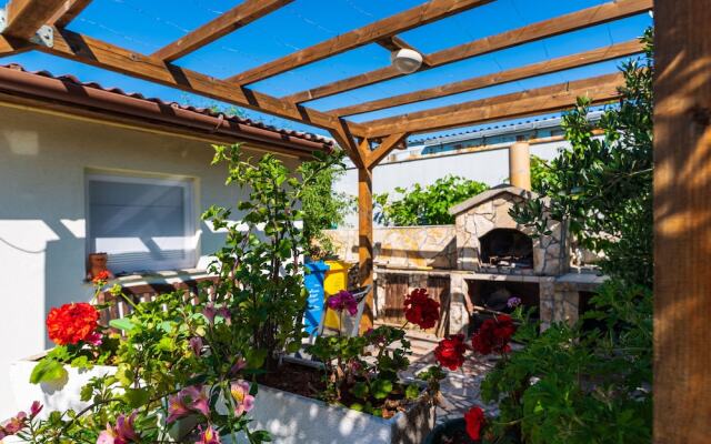 Bungalow in Nature Close to the Beach