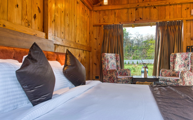 Pumpkin Hotel's Tusk N Woods