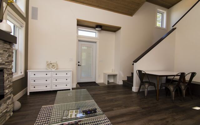 Luxury Loft Cottage In Manitou Beach