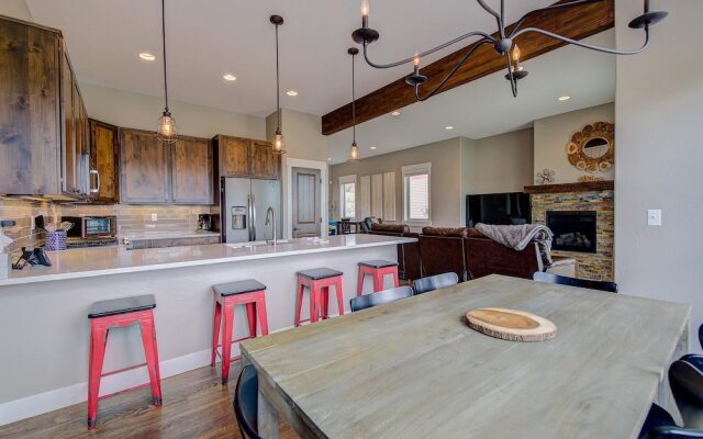 Mountain Getaway Stunning Views HOT TUB