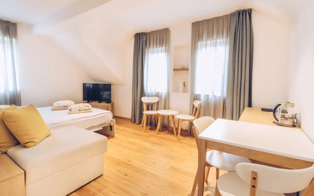 Tri lučke hotel & restaurant