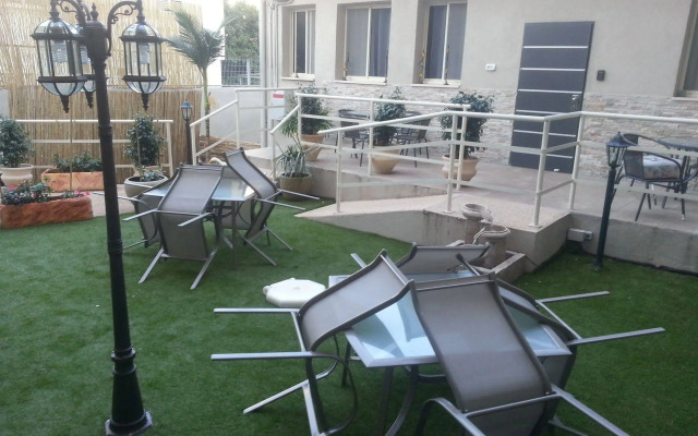 Loui Gardens
