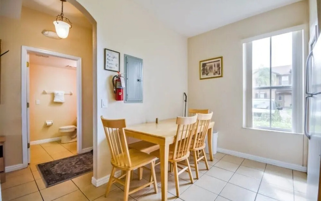 734lam Regal Palms Town Home