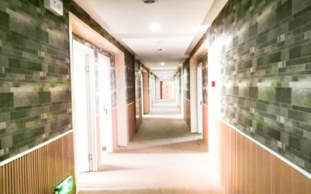 Cixi Huakun Theme Hotel