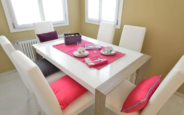 Rialto Deluxe Apartments