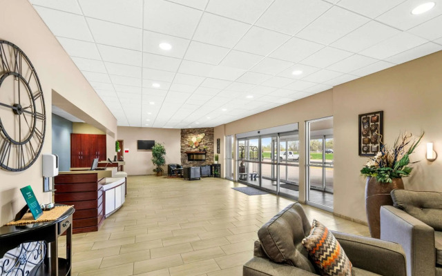 Quality Inn & Suites Columbus