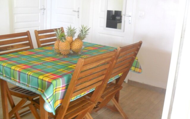 House With One Bedroom In Le Gosier With Enclosed Garden And Wifi 1 Km From The Beach