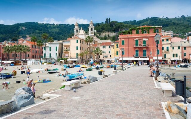 Frontline Beach 3 - M3 - Near To The Sea