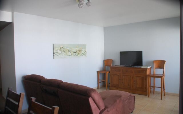 Apartment With 2 Bedrooms in Saint-pierre, With Wonderful sea View, Po