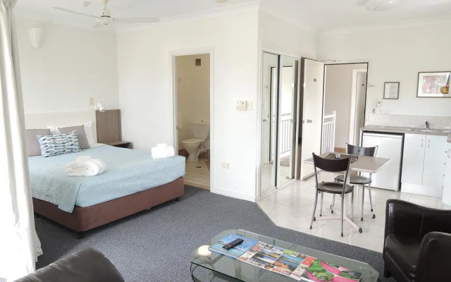 Reef Palms Motel