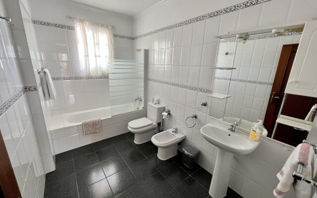 Classic Tranquil Madeiran 4-bedroom Villa Funchal