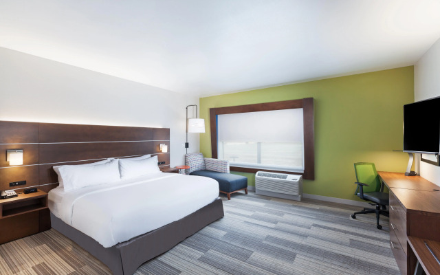 Holiday Inn Express & Suites Chanute by IHG