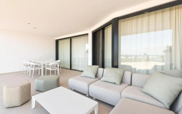 Infinity 0-8 LUXE SEA VIEW 2B