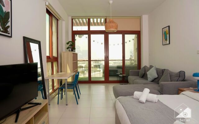 Stunning Palm Views Apt on the Beach Dubai