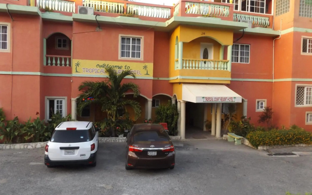 Tropical Court Hotel