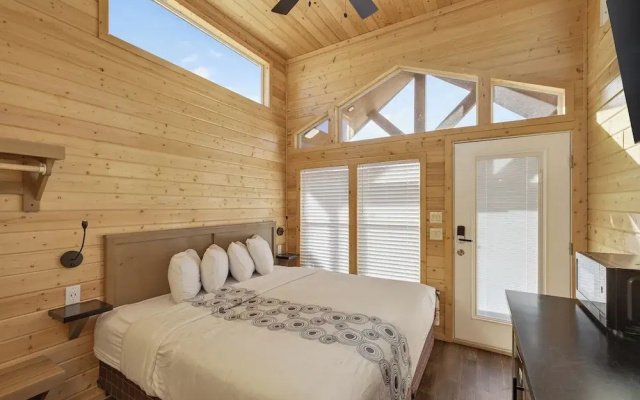 Luxury Tiny Home King Room