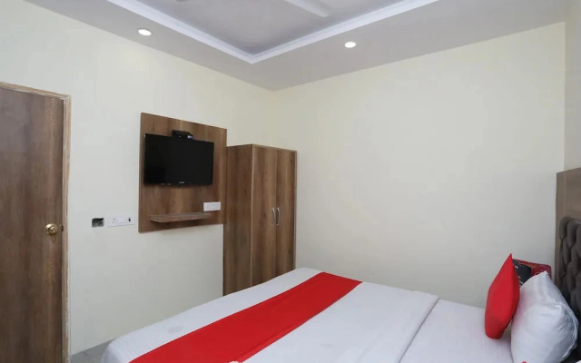 Bg House by OYO Rooms