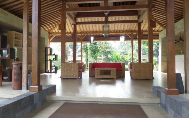 Senetan Villa and Spa Resort