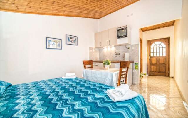 Apartments Creska 629