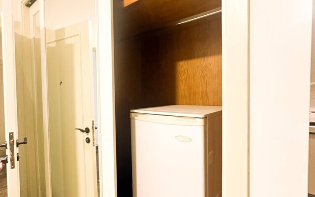 Central Apartment For Rent 24