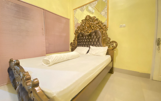 Homestay RN near Taman Bambu Runcing Polewali