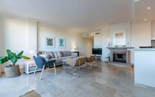 75-Apartment with Views in Elviria, Marbella
