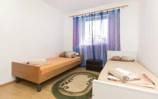 Nice Home in Vodnjan With Wifi and 4 Bedrooms