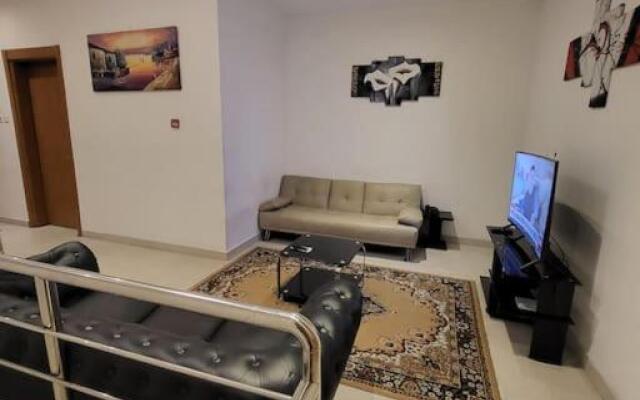 Serviced 3 Bedroom Rental with Pool and Gym