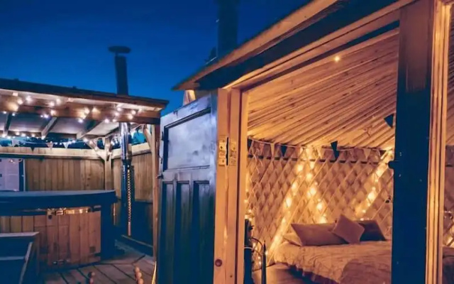 Glamp and Tipple