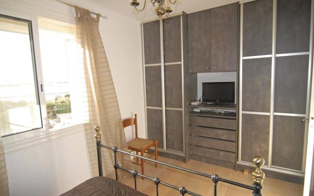 Apartment With 3 Bedrooms in Port-de-bouc, With Wonderful sea View, Shared Pool and Furnished Terrace - 5 km From the Beach