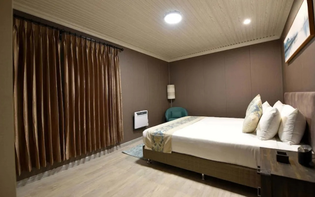 Regal Residency